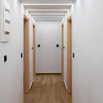 John & Mary Apartment *